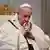 Vatikan | Papst Franziskus während Ostermesse im Petersdom