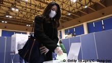 У Південній Кореї попри COVID-19 голосують на парламентських виборах