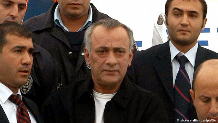 Türkei Istanbul | Boss der türkischen Mafia: Alaattin Cakici umringt von Polizisten