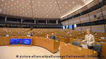Ședință extraordinară a Parlamentului European în plină criză COVID-19