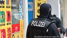 ألمانيا تحقق مع طبيب سوري متهم بجرائم تعذيب في سوريا