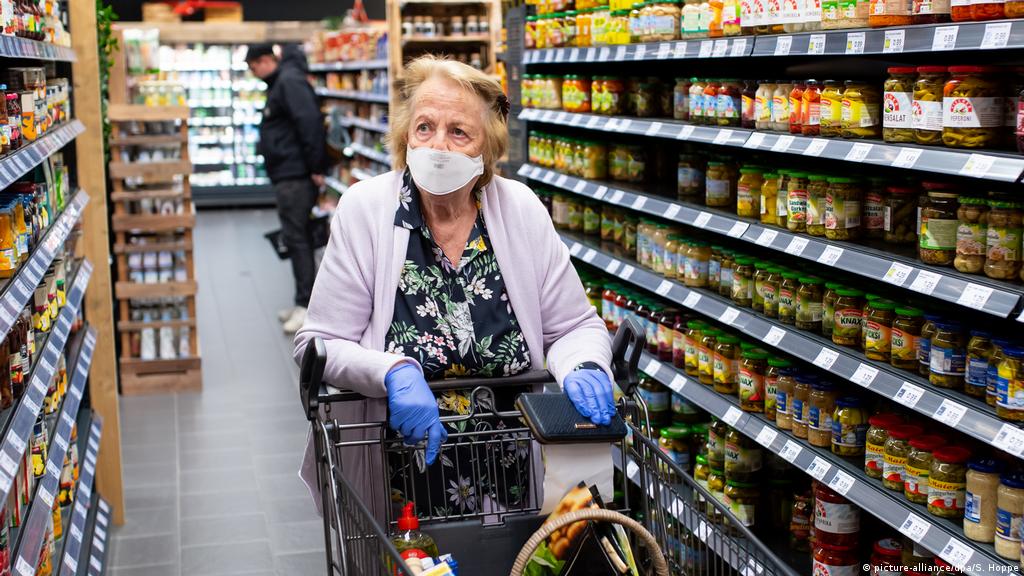 Coronavirus Germany S New Face Mask Regulations Explained Germany News And In Depth Reporting From Berlin And Beyond Dw 27 04 2020