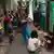 Foto ilustrasi sekumpulan anak di kawasan Kampung Melayu, Jakarta, tengah bermain bersama