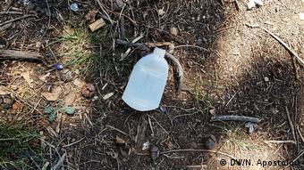Καλαμάτα: Μπουκάλι αντισηπτικού πεταμένο στον δρόμο