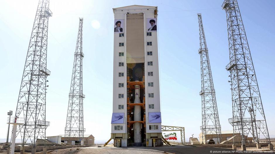 Irans Guard Says It Launched Military Satellite Dw 04 22 2020