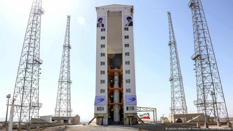 Iran's Guard Says It Launched Military Satellite – DW – 04/22/2020