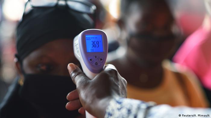 Coronavirus Afrika Burkina Faso Ouagadougou Temperaturmessung