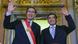 Foto de archivo: el presidente peruano Martín Vizcarra (izquierda) y el ahora exministro de Interior, Carlos Morán Foto de archivo: el presidente peruano Martín Vizcarra (izquierda) y el ahora exministro de Interior, Carlos Morán