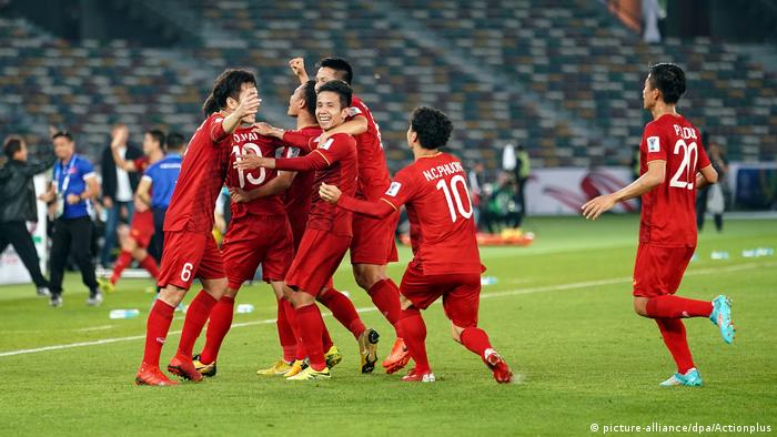 Team Vietnam players celebrate