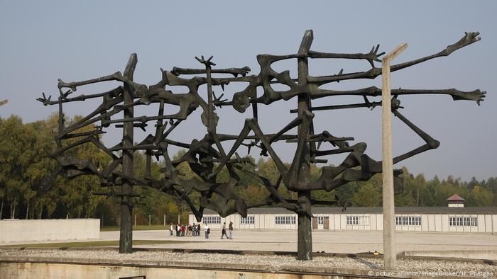 Gedenkstätte Konzentrationslager Dachau, Mahnmal von Nandor Glid (picture-alliance/ImageBroker/H. Pöstges)