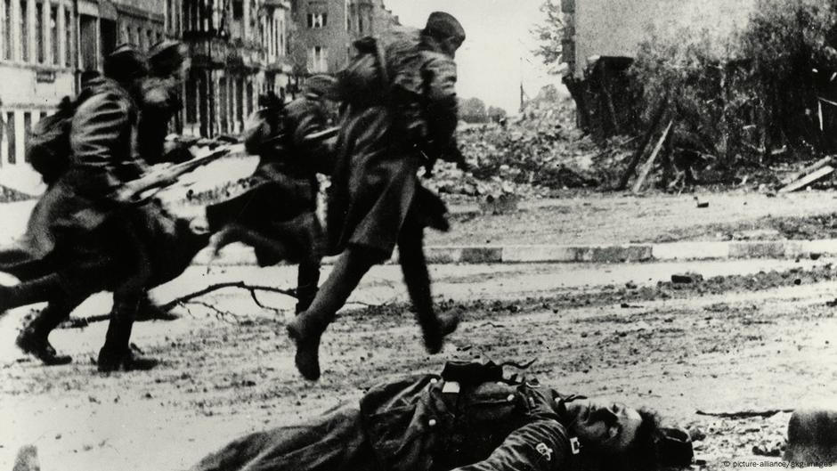 Штурм Берлина в 1945 году – DW – 30.04.2020