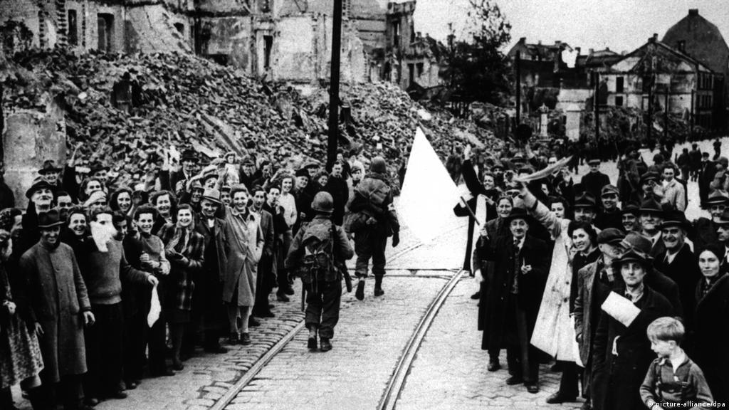 8 de mayo de 1945: ¿Derrota total o día de la liberación? | Historia | DW |  