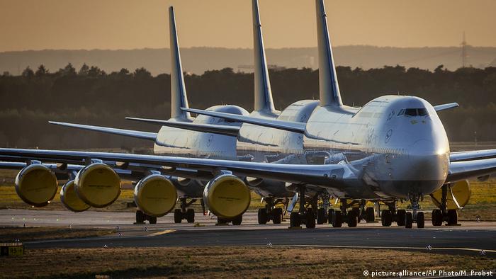 Deutschland Bundesregierung plant offenbar Direkteinstieg bei Lufthansa (picture-alliance/AP Photo/M. Probst)
