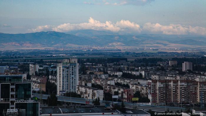 От Борис Бонев разбрахме за скъпото осветление в София. Лампи