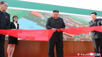 Nordkorea Kim Jong-un, Eröffnung einer Düngemittelfabrik