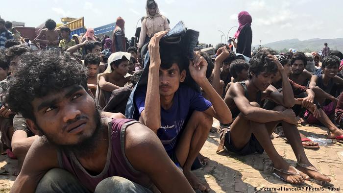 Myanmar Rohingya gehen nach wochenlanger Irrfahrt an Land