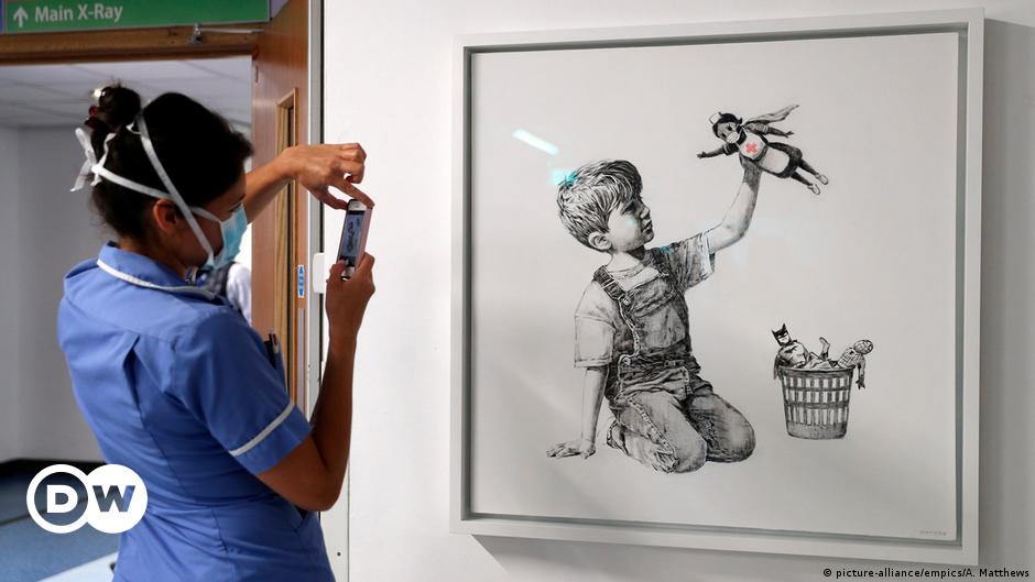 Banksy subastará obra en favor de la sanidad pública británica | Europa al  día | DW 