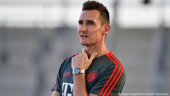 Miroslav Klose llegó junto con Flick al cuerpo técnico del Bayern, y así también se va