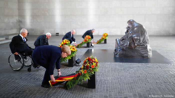 75. Jahrestag Ende zweiter Weltkreig - Angela Merkel, Wolfgang Schäuble und Frank Walter Steinmeier