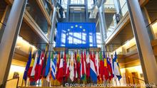 Frankreich Straßurg Europatag Flaggen Europaparlament Gebäude