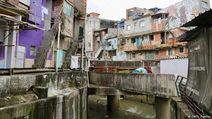 Heliópolis, en Sao Paulo: con el desempleo, aumenta la pobreza en Brasil