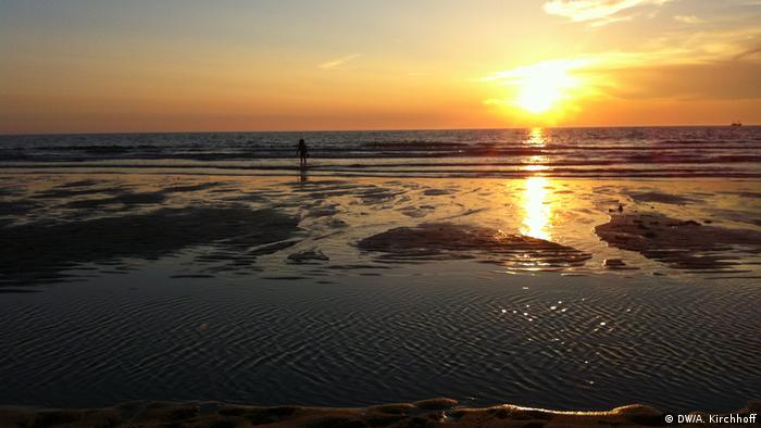 Andreas watching the sunset on a beach on Sylt, Germany (DW/A. Kirchhoff)