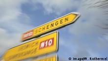 Wegweiser Schengen am Ortseingang von Schengen in Luxemburg am 07.03.2016.
Signs Schengen at Local input from Schengen in Luxembourg at 07 03 2016