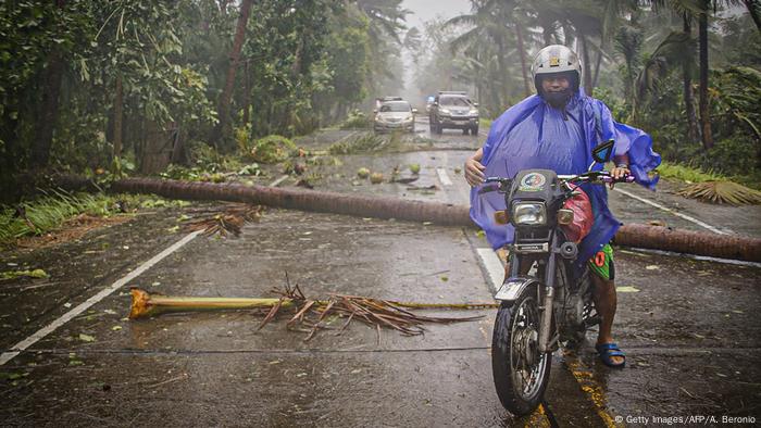 Topan Ambo Hantam Timur Laut Filipina Dunia Informasi Terkini Dari Berbagai Penjuru Dunia Dw 14 05 2020