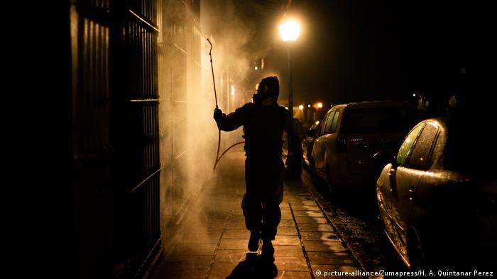 Mexiko Coatepec Coronavirus Desinfektion