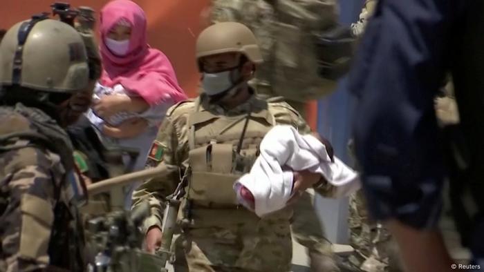 Einsatz afghanischer Sicherheitskräfte nach mutmaßlichen Taliban-Angriff auf eine Geburtsklinik von Ärzte ohne Grenzen (12.05.2020)