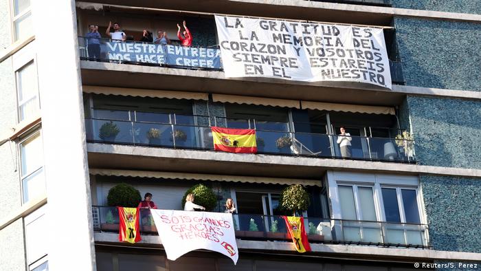 Spanien Madrid Applaus für Arbeiter Gesundheitssystem