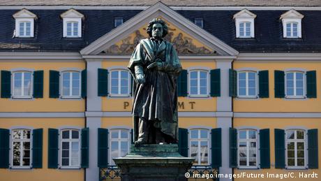 A statue of Beethoven in Bonn