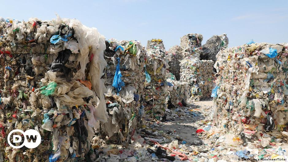 Πλαστικά απόβλητα που στέλνονται από τη Γερμανία στην Τουρκία: Ο υπουργός ζητά απαγόρευση των παράνομων εξαγωγών |  Γερμανία |  DW