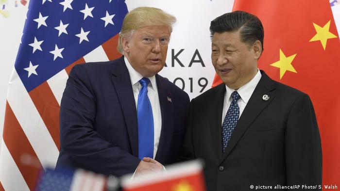 Eski ABD Başkanı Donald Trump Çin Devlet Başkanı Şi Cinping ile.