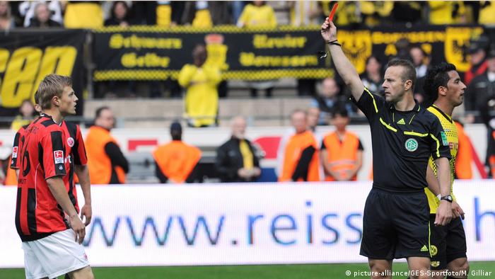 Fussball Borussia Dortmund : Eintracht Frankfurt (picture-alliance/GES-Sportfoto/M. Gilliar)
