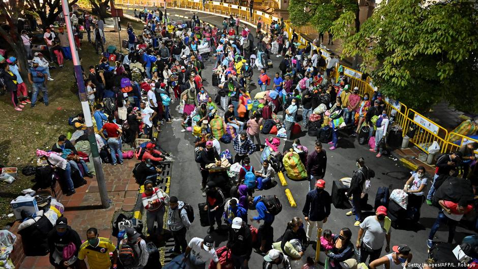 Cientos de venezolanos varados en Colombia intentan cruzar la frontera |  Las noticias y análisis más importantes en América Latina | DW | 19.11.2020