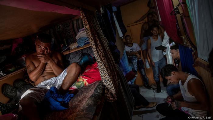 Reclusos hondureños sufren por las malas condiciones en las cárceles del país. 
