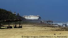 20.02.2020
February 20, 2020, Puerto Cabello, Carabobo, Venezuela: February 20, 2020. Two women walk along the beach while in the background you can see the El Palito refinery, located in Puerto Cabello, Venezuela..The United States continues to impose sanctions that directly affect the state oil company PDVSA and recently the Rosneft of Russia for its relations with the Nicolas Maduro government. Photo: Puerto Cabello Venezuela PUBLICATIONxINxGERxSUIxAUTxONLY - ZUMAhe3 20200220zbphe3004 Copyright: xJuanxCarlosxHernandezx