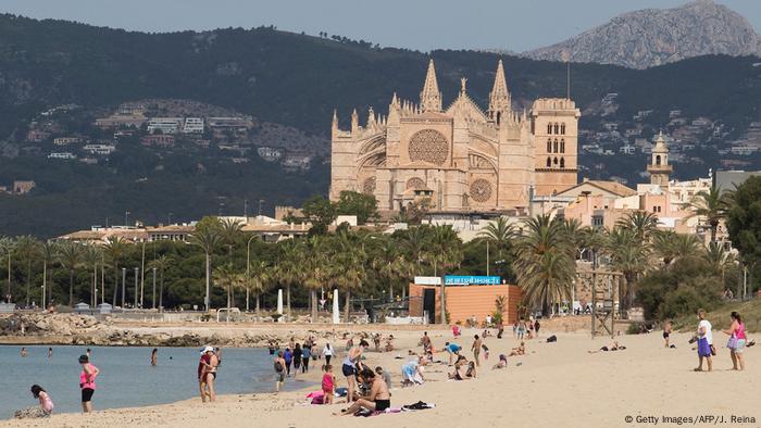 Espana Levantara La Cuarentena Para Los Turistas Extranjeros El 1 De Julio Europa Dw 25 05 2020