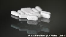 FILE - This Monday, April 6, 2020 file photo shows an arrangement of hydroxychloroquine pills in Las Vegas. (AP Photo/John Locher, File) |