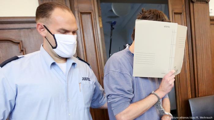 Bastian S. es uno los acusados de 33 casos de abuso sexual en Bergisch Gladbach