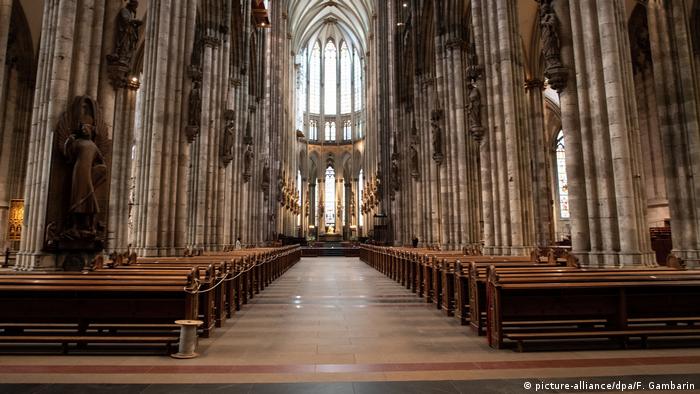 Germany | Cologne Cathedral interior (picture-alliance/dpa/F. Gambarin)