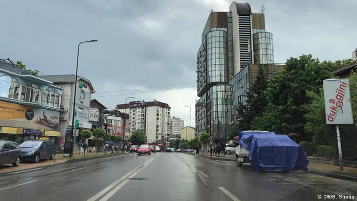 Kosovo Straßenszene in Pristina (DW/B. Shehu)