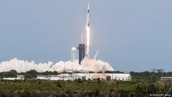 USA SpaceX Rakete mit zwei US-Astronauten von Cape Canaveral zur ISS gestartet