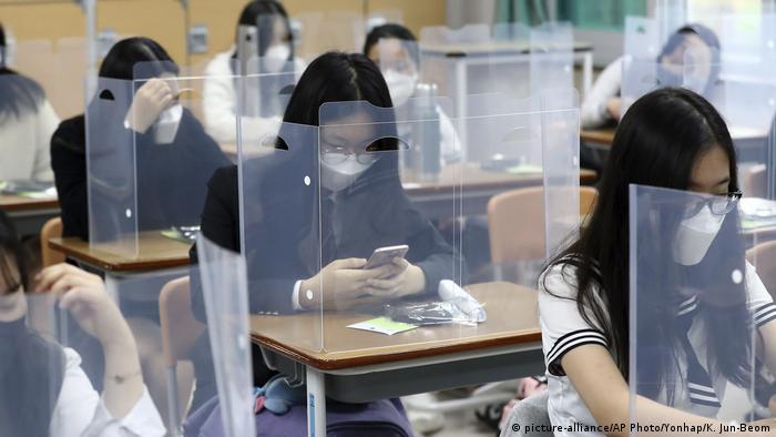 Протиепідемічні заходи у південнокорейських школах