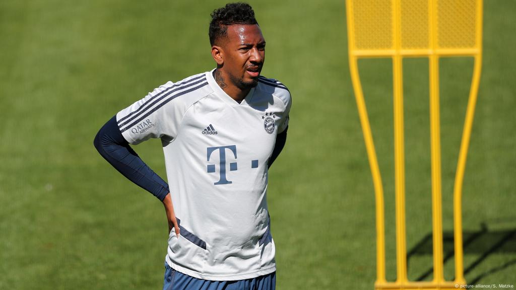 germany ex national soccer player jerome boateng fined for assault news dw 09 09 2021