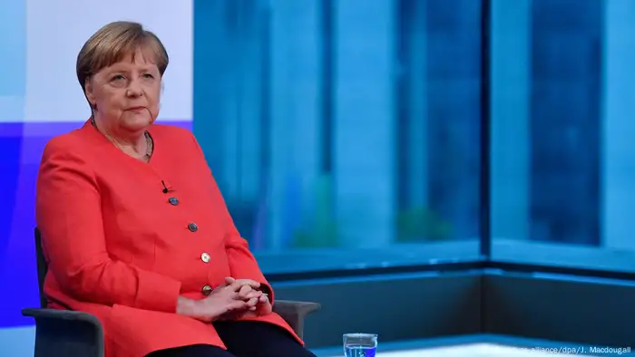 Deutschland Bundeskanzlerin Angela Merkel Interview im ARD Hauptstadtstudio (picture-alliance/dpa/J. Macdougall)