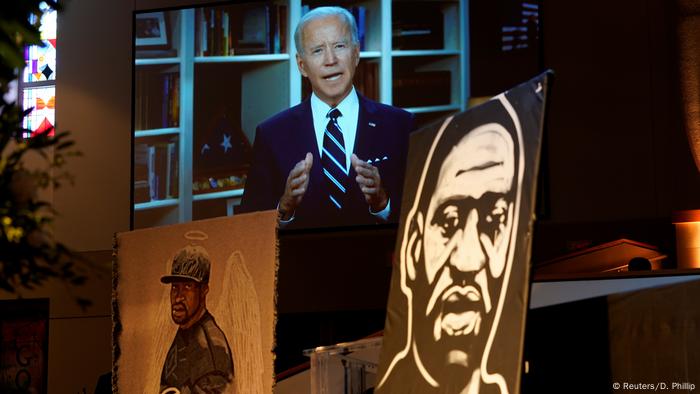 Joe Biden am 9. Juni 2020 bei einer per Video übertragenen Rede anlässlich der Begräbnisfeier für George Floyd Joe Biden am 9. Juni 2020 bei einer per Video übertragenen Rede anlässlich der Begräbnisfeier für George Floyd