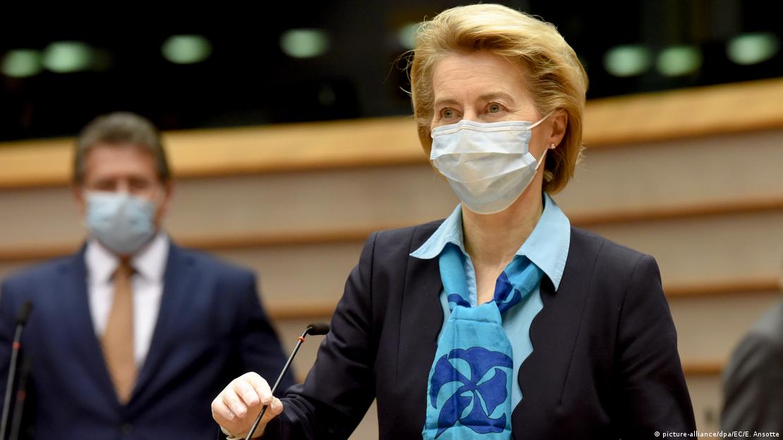 Ursula fon der Lajen u Evropskoj komisiji sa maskom na licu 