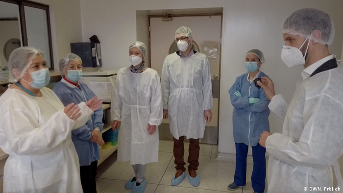 Médicos alemanes del Charité Berlín asesoraron hace unas semanas a personal sanitario en hospital de Bogotá. 